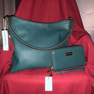Liz Claiborne Tote with matching Wallet